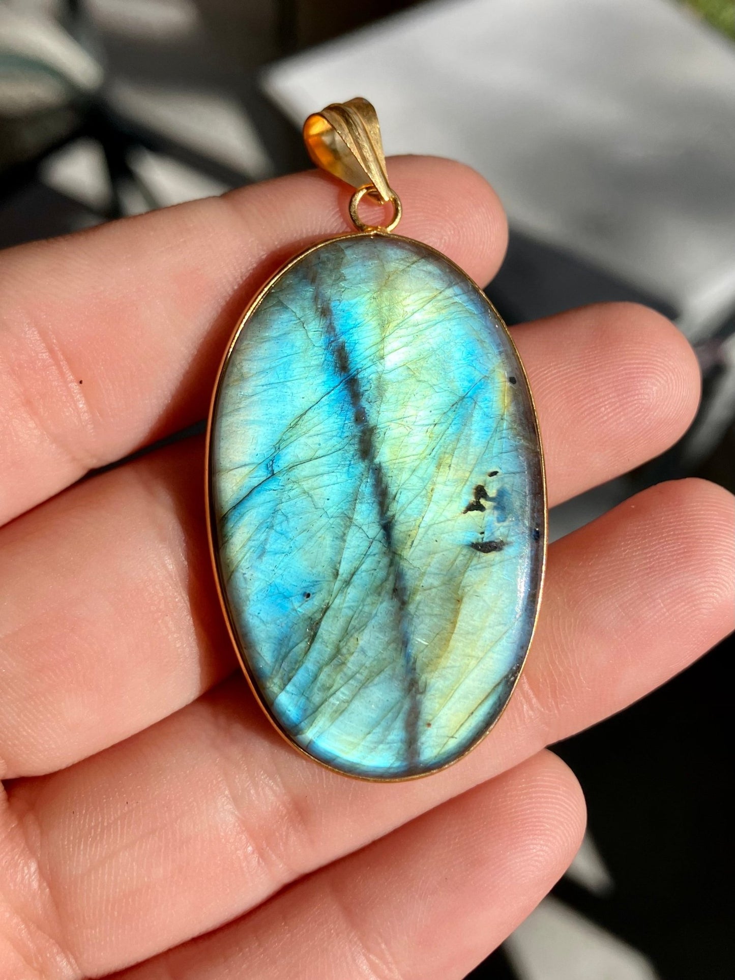 Labradorite Flash Pendant – Individual Pick