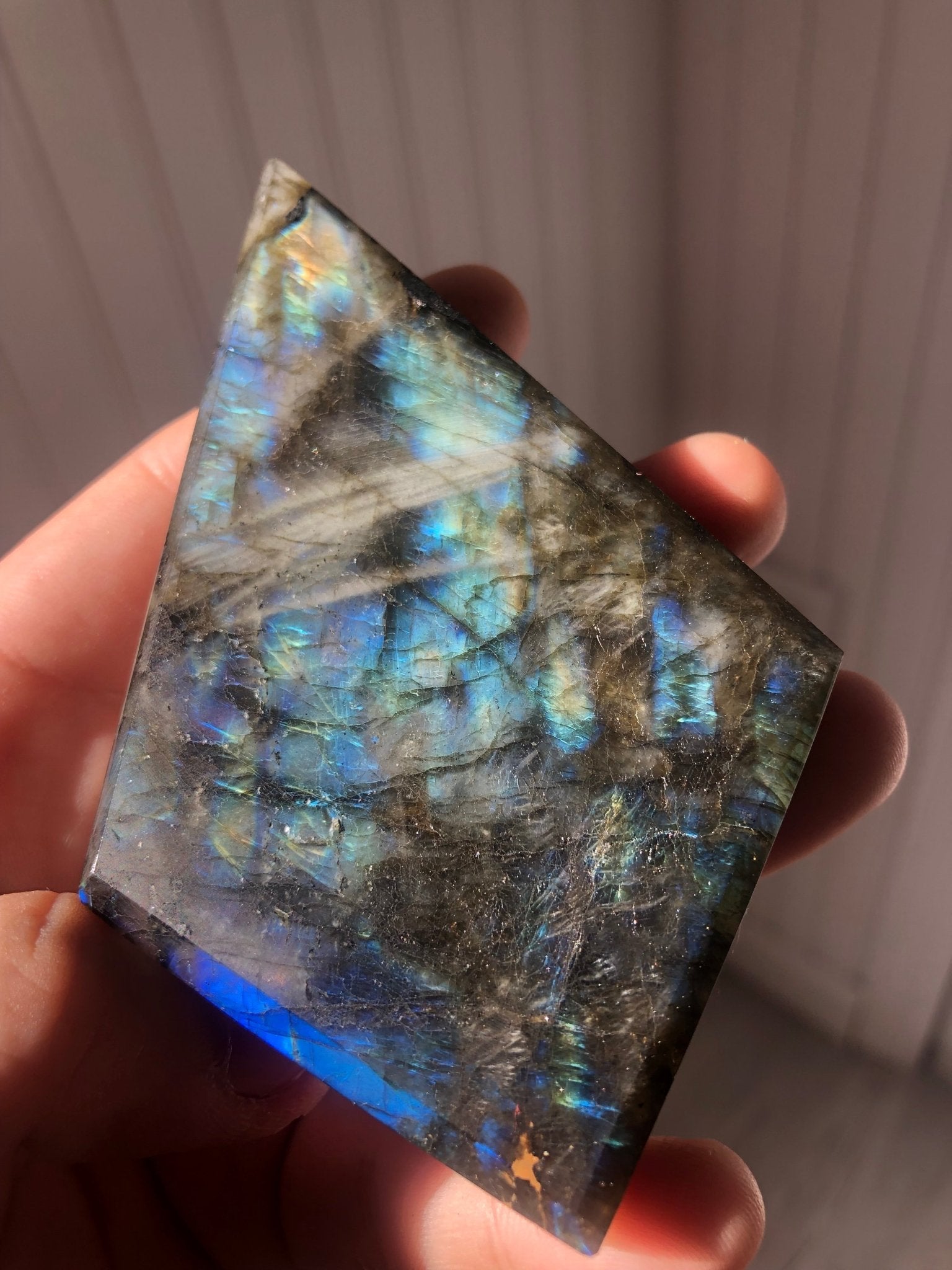 Labradorite Flashy Blue Diamond