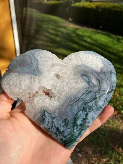 Moss Agate Heart on Stand – 5.5” Wide, Quartz Pocket