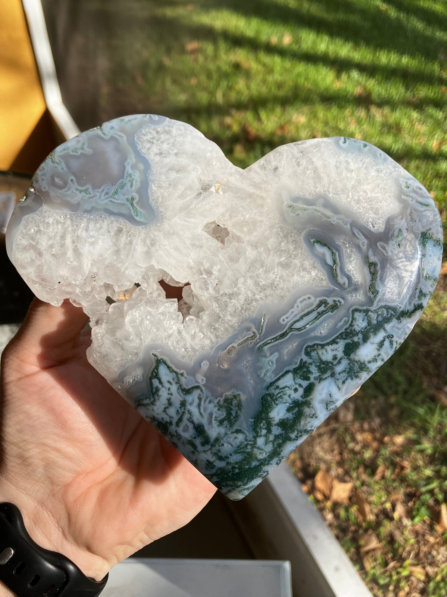 Moss Agate Heart on Stand – 5.5” Wide, Quartz Pocket