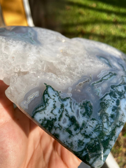 Moss Agate Heart on Stand – 5.5” Wide, Quartz Pocket